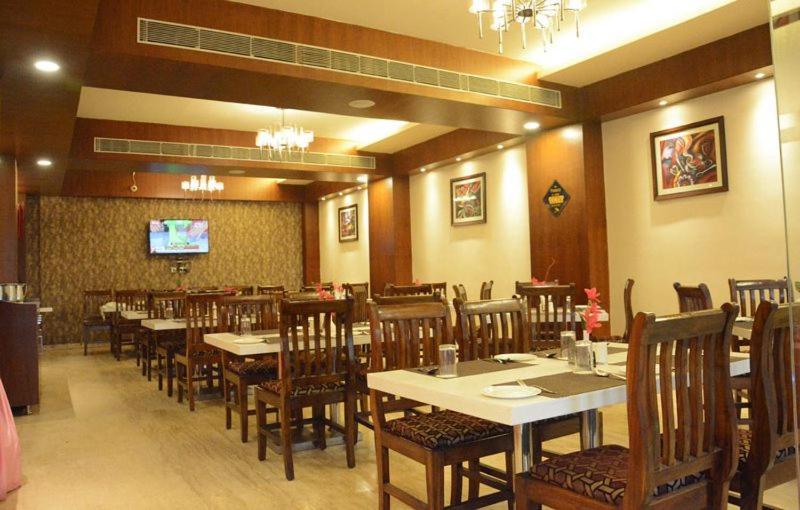 Hotel Eden Roc Bhubaneswar Dış mekan fotoğraf